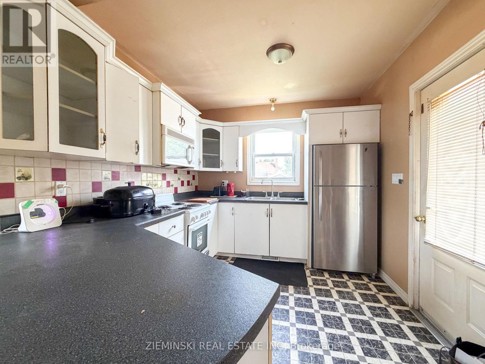 33 FIFTH STREET - 3