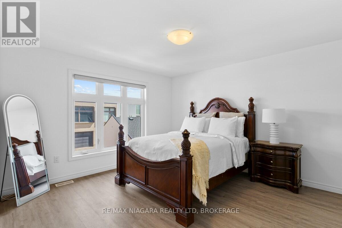 153 SUMMERSIDES BOULEVARD - Image 18