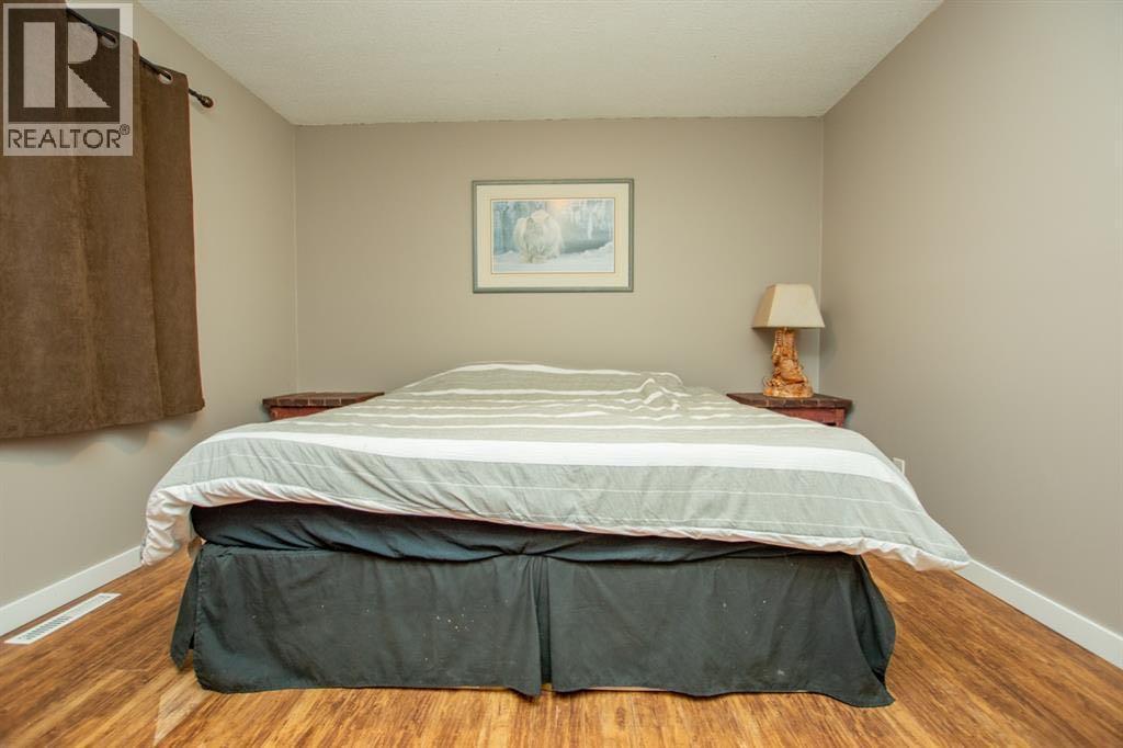 9321 101 Avenue - 12