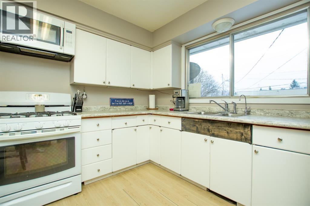 9321 101 Avenue - 6