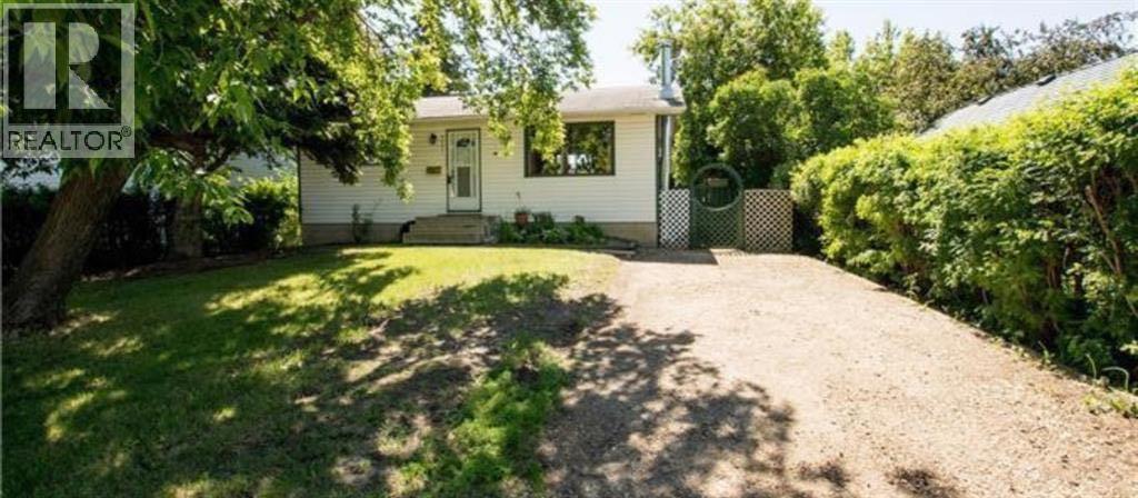 9321 101 Avenue - 1