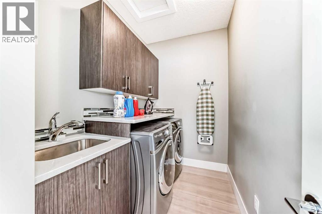 2117 51 Avenue SW - 36