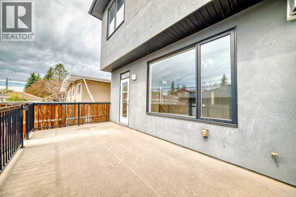 2117 51 Avenue SW - 19