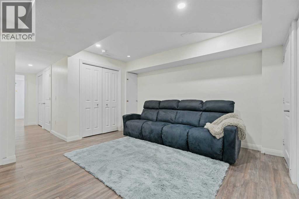 #410 121 Copperpond Common SE - 31