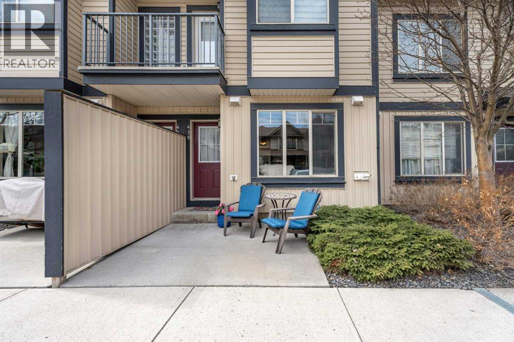 #410 121 Copperpond Common SE - 2