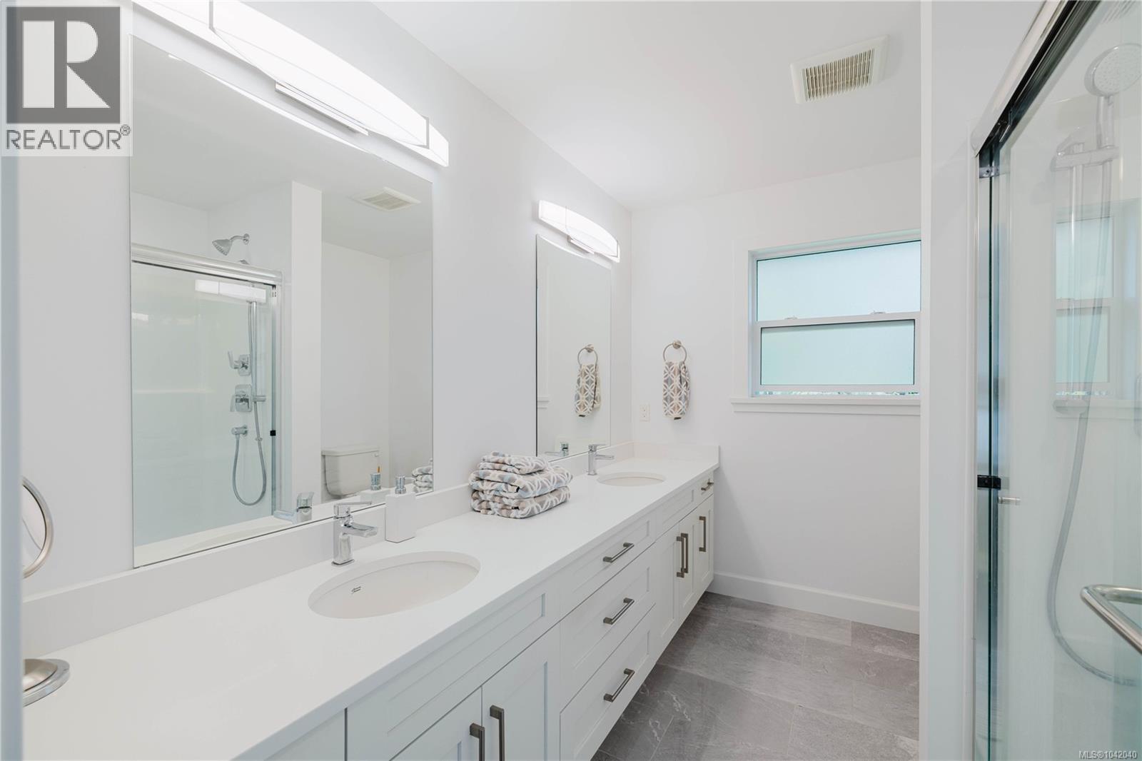 5869 Deuchars Dr - 26