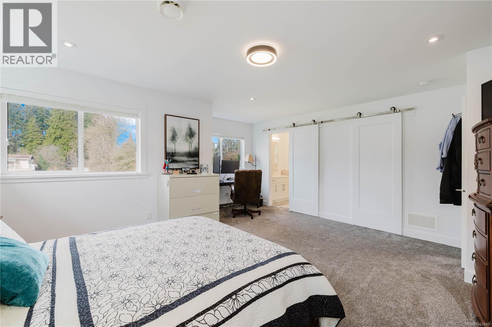 5869 Deuchars Dr - 24