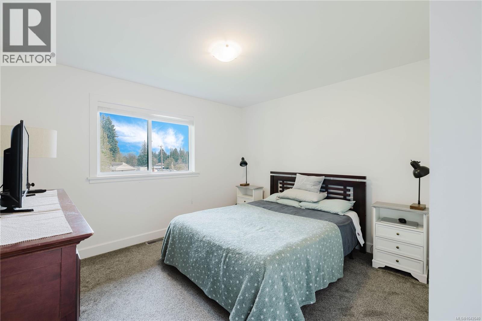 5869 Deuchars Dr - 29