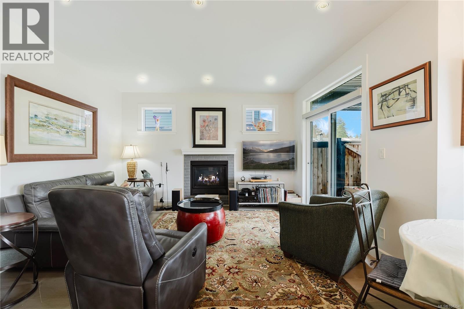 5869 Deuchars Dr - 16