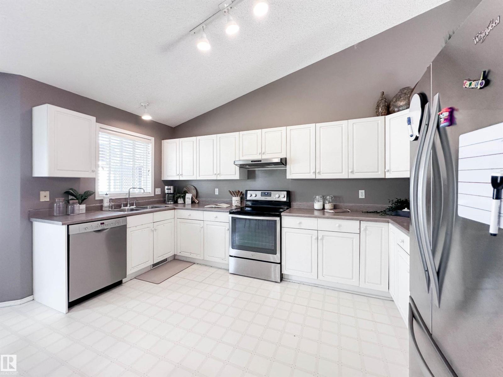 2116 152 AV NW - 10