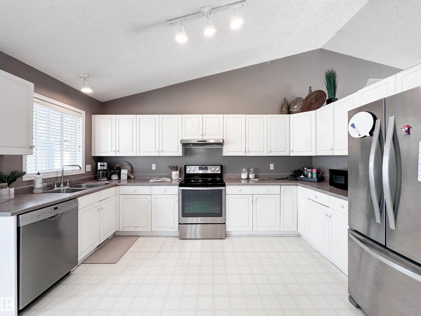 2116 152 AV NW - 11