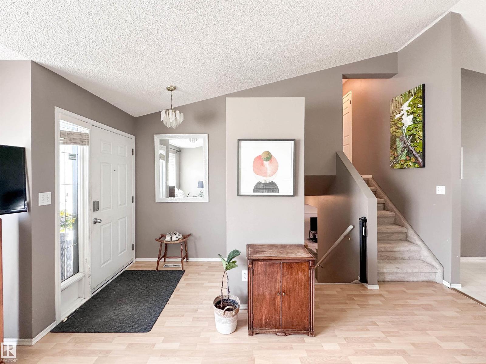 2116 152 AV NW - 2