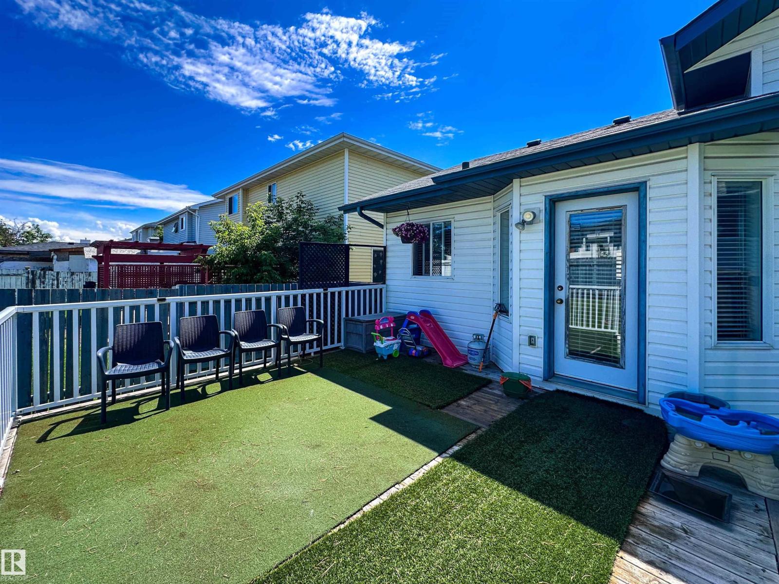 2116 152 AV NW - 44
