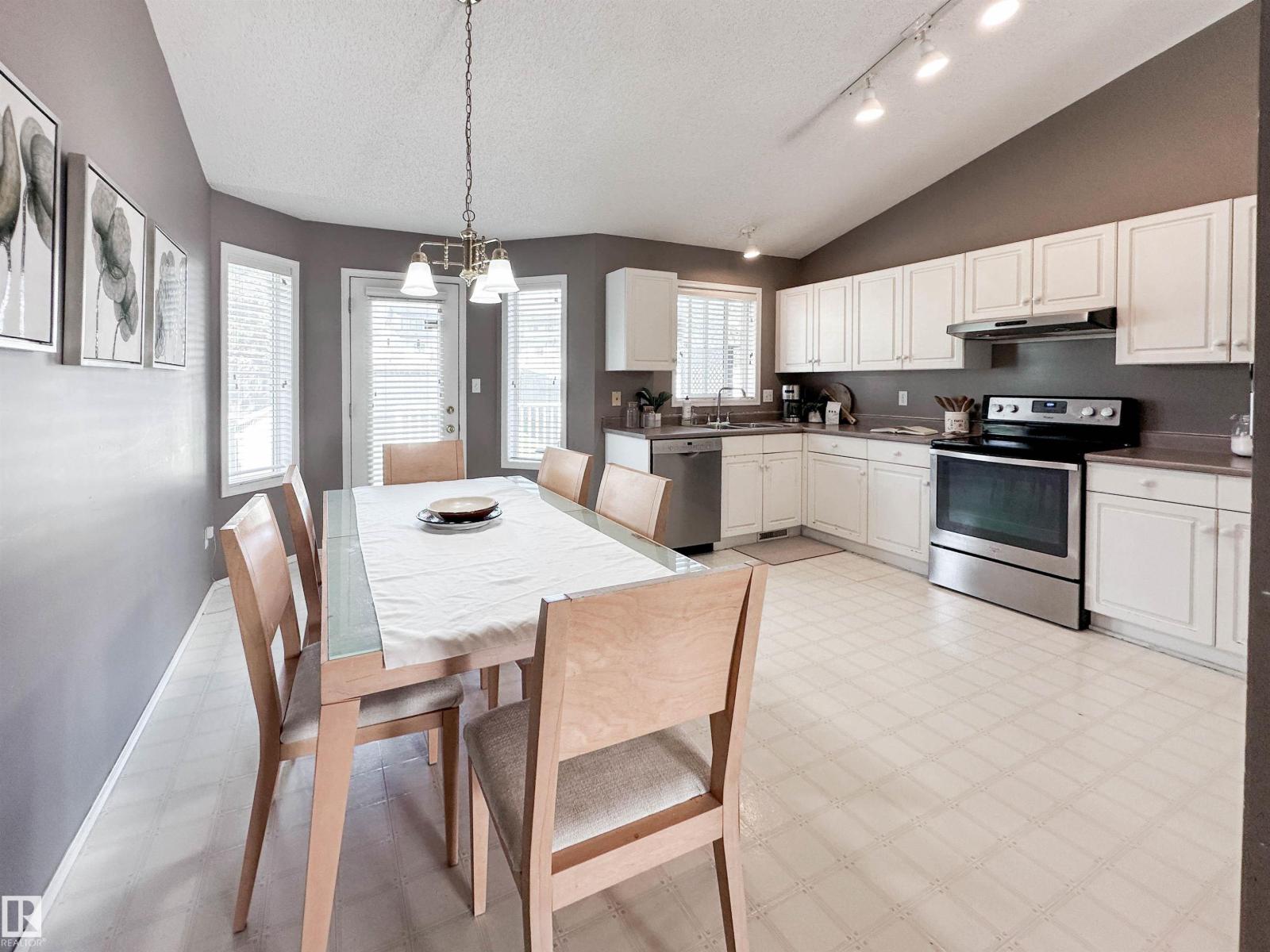 2116 152 AV NW - 9
