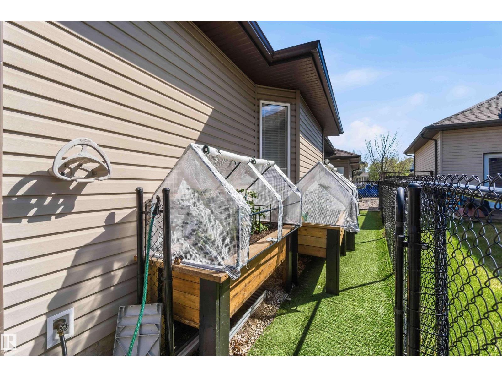61 Linkside Blvd - 57