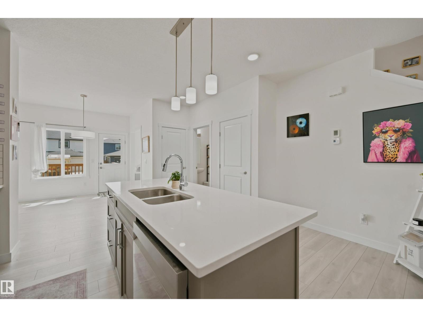 9815 107A AV — photo 11