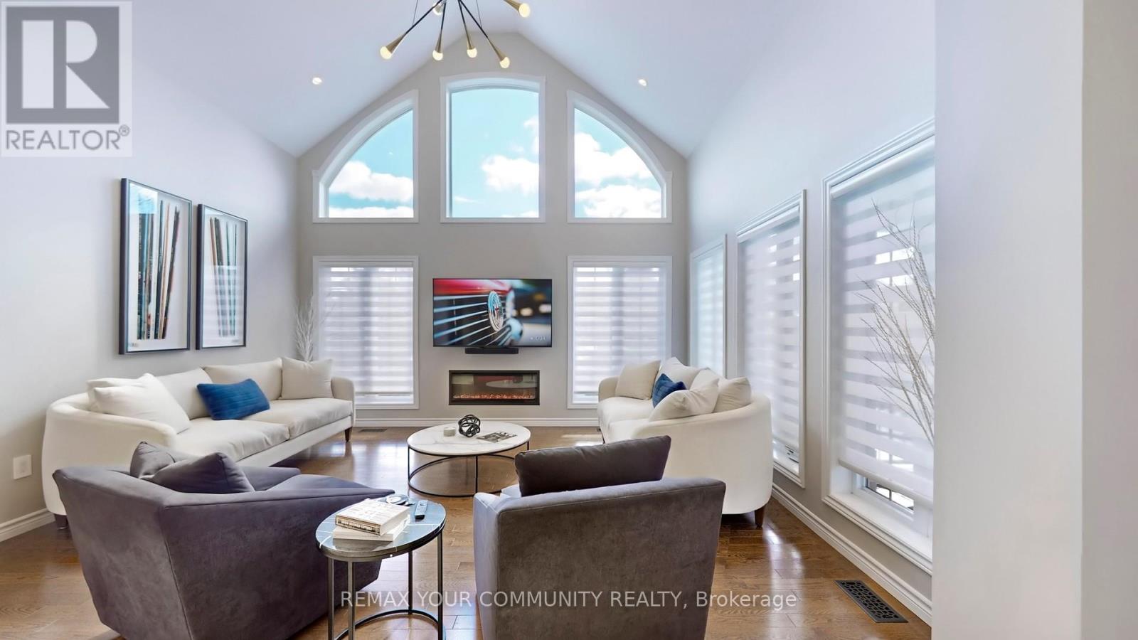 #6 10 REDDINGTON DRIVE - 11