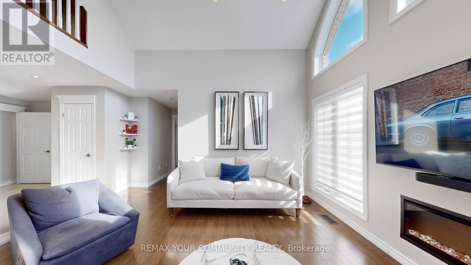 #6 10 REDDINGTON DRIVE - 13