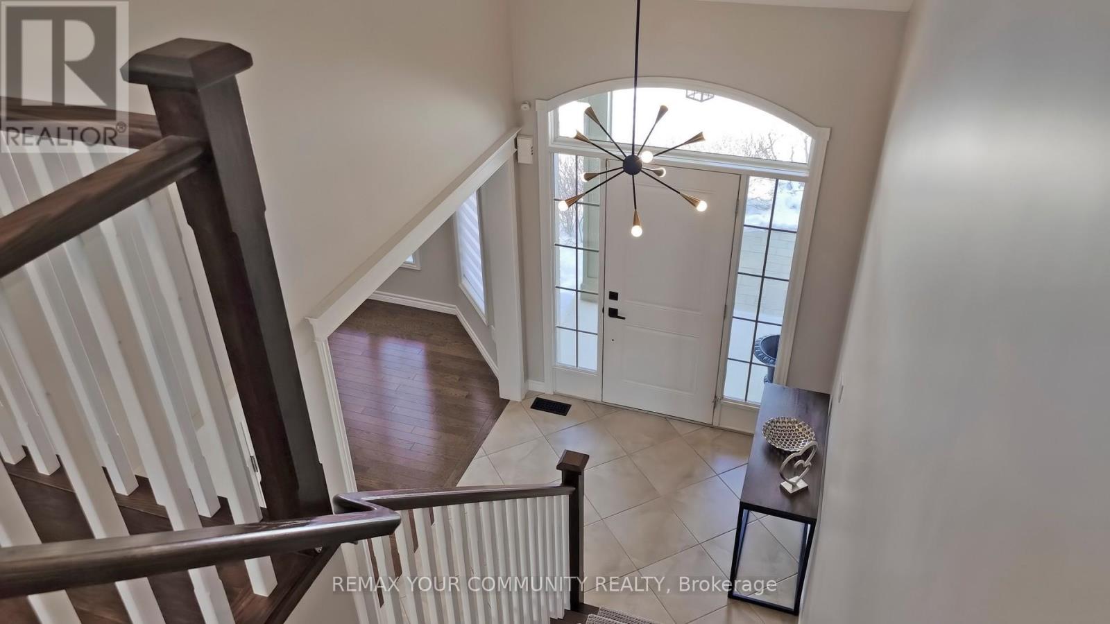#6 10 REDDINGTON DRIVE - 29