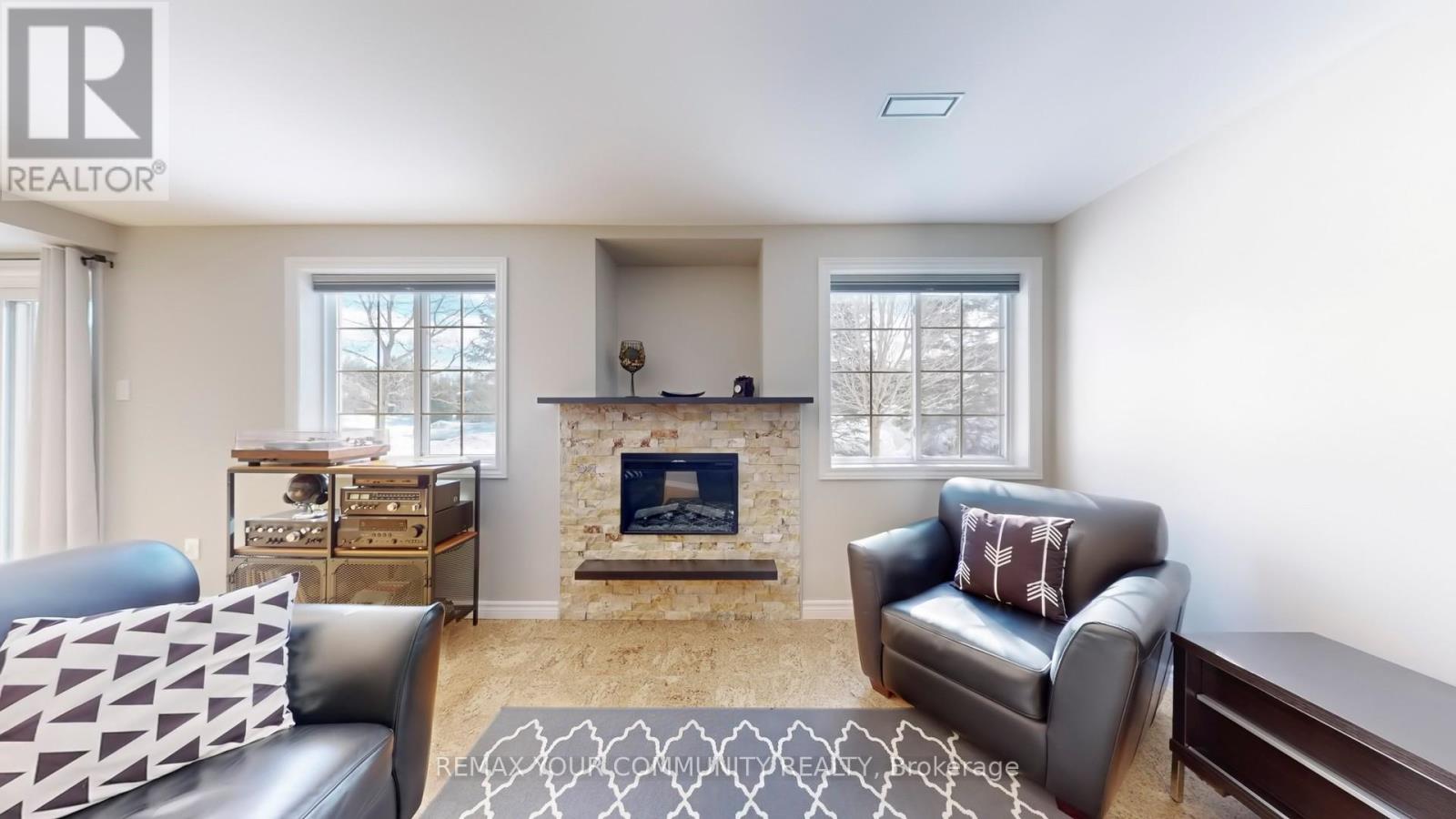 #6 10 REDDINGTON DRIVE - 37