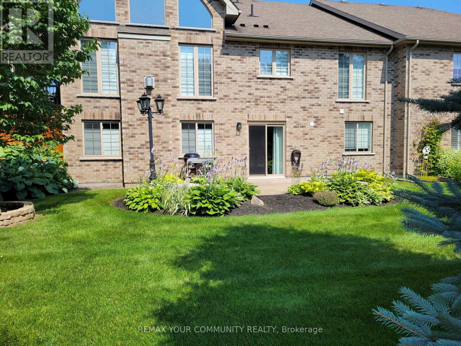 #6 10 REDDINGTON DRIVE - 4