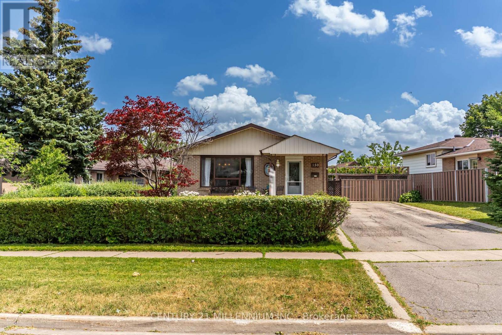 150 FOLKSTONE CRESCENT - 1