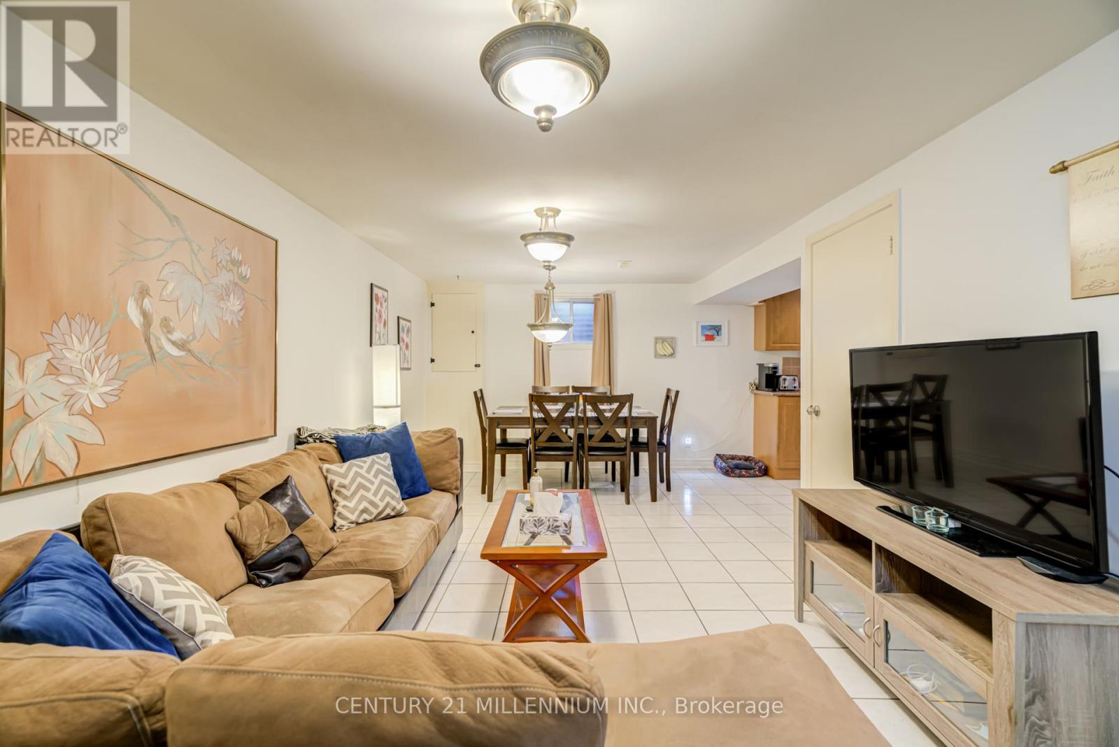 150 FOLKSTONE CRESCENT - 13