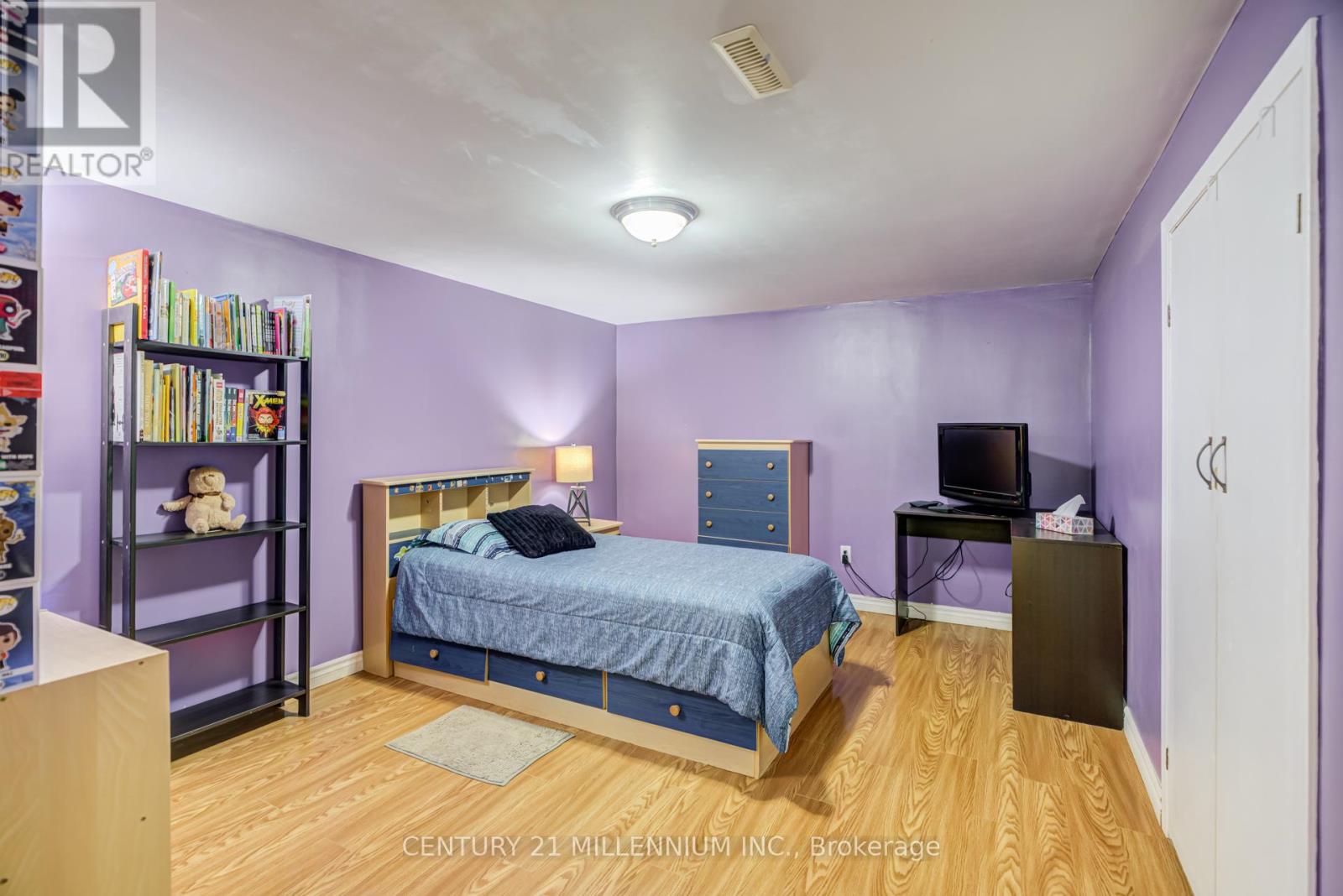 150 FOLKSTONE CRESCENT - 17