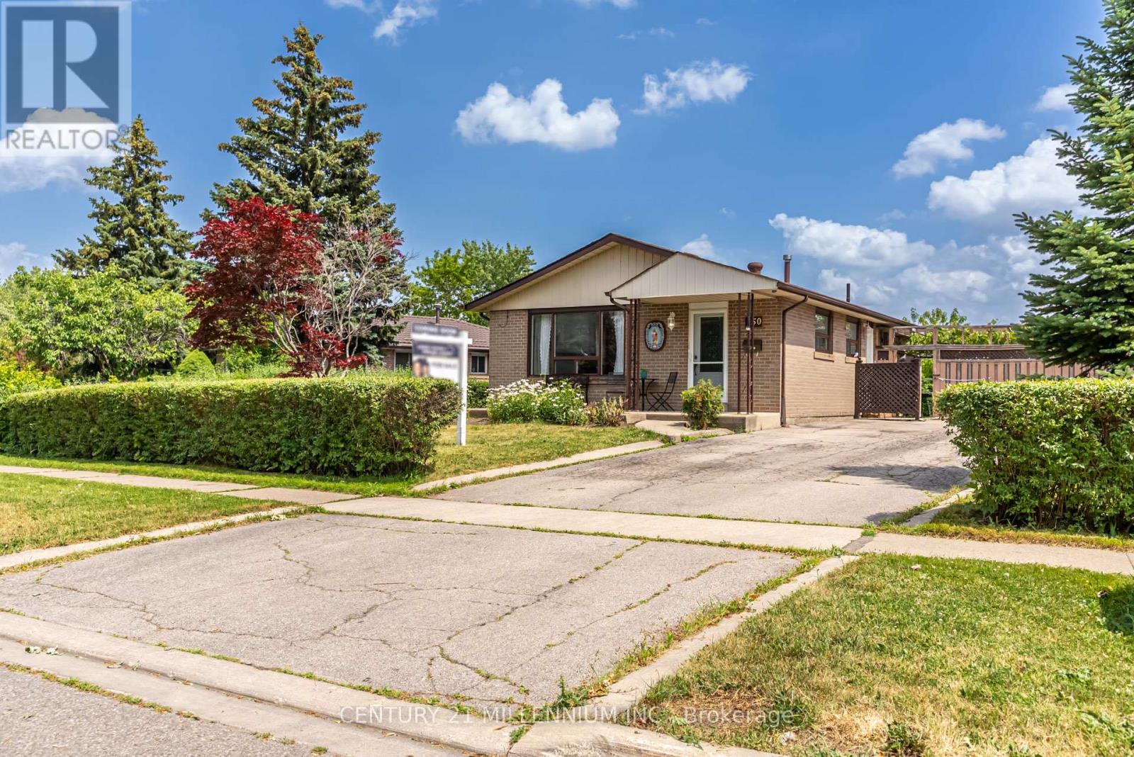 150 FOLKSTONE CRESCENT - 2