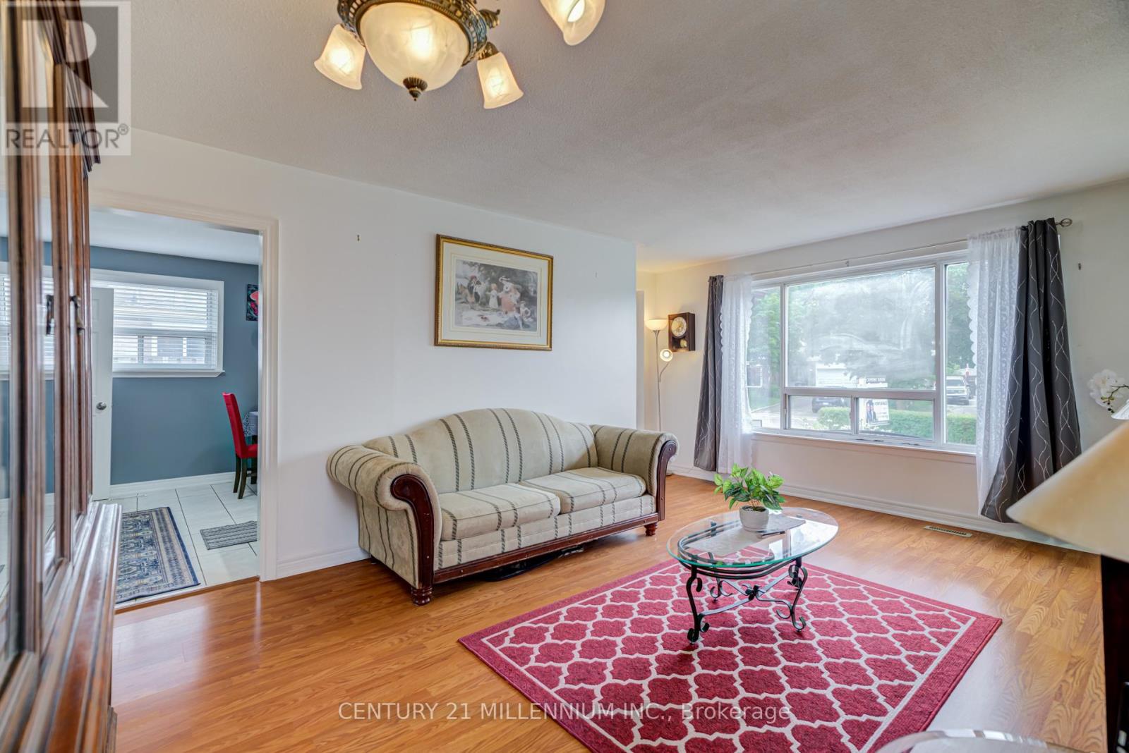 150 FOLKSTONE CRESCENT - 5