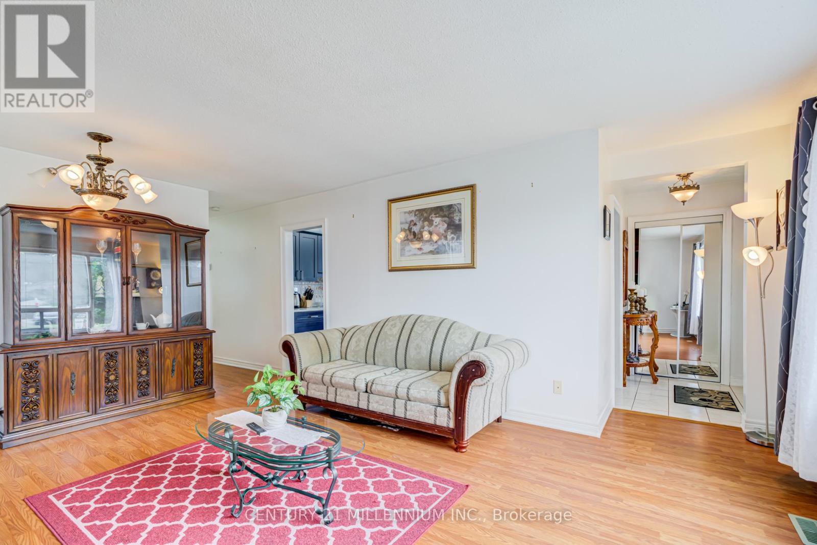 150 FOLKSTONE CRESCENT - 6