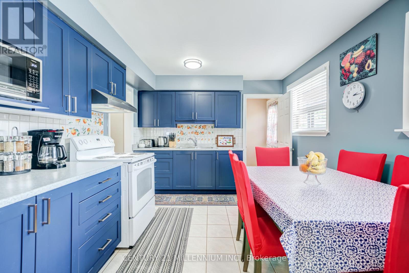 150 FOLKSTONE CRESCENT - 7