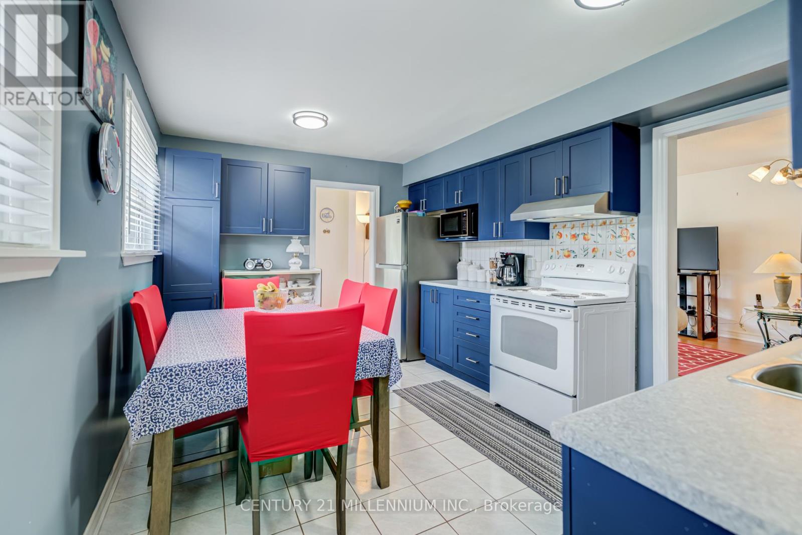 150 FOLKSTONE CRESCENT - 8