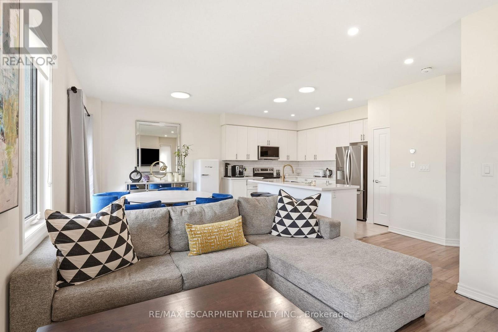 67 PINOT CRESCENT - 14