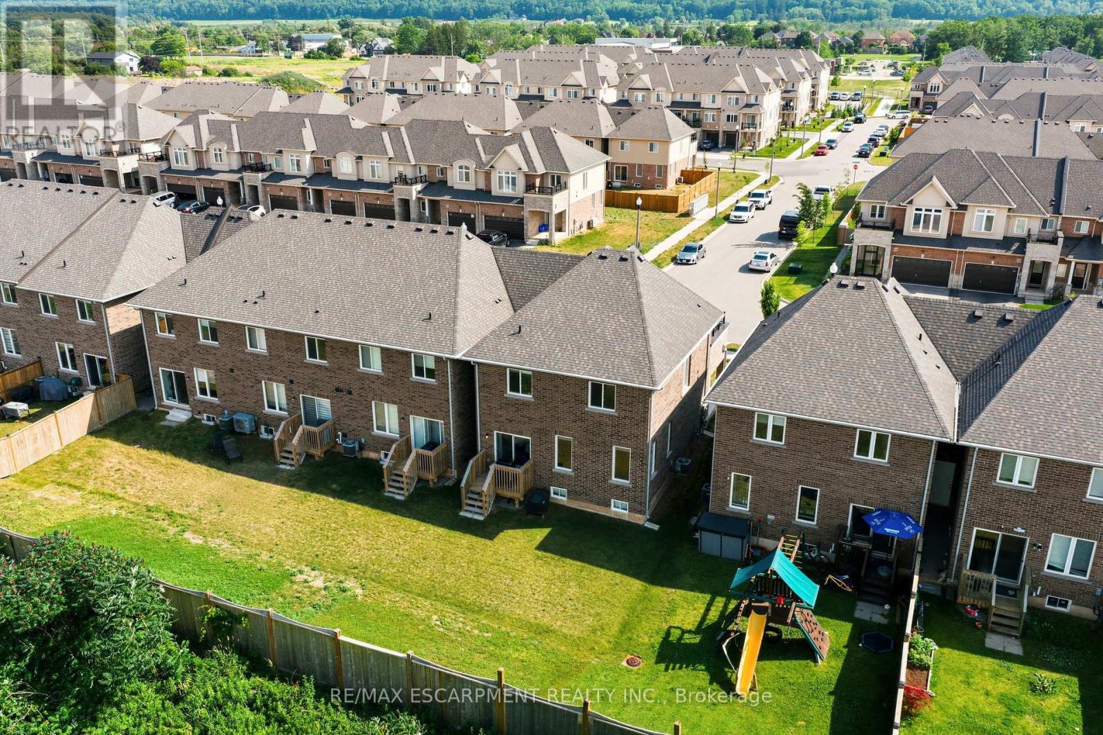 67 PINOT CRESCENT - 49