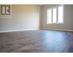 1202 Green Acres Drive, Fort Erie, ON L2A0C9 Photo 10