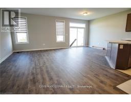 1202 Green Acres Drive, Fort Erie, ON L2A0C9 Photo 11