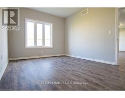 1202 Green Acres Drive, Fort Erie, ON L2A0C9 Photo 12