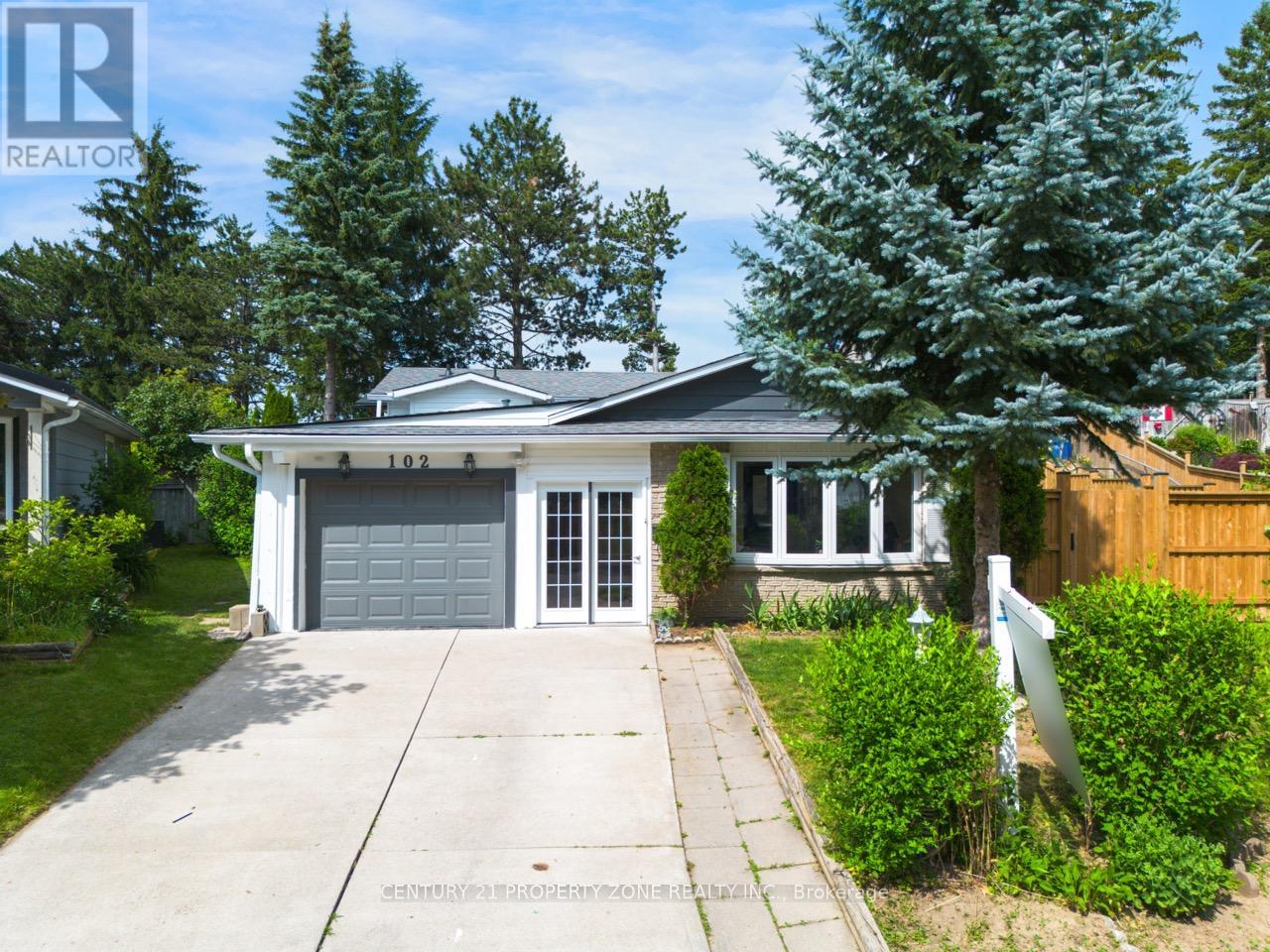 102 HICKORY HEIGHTS CRESCENT - 1