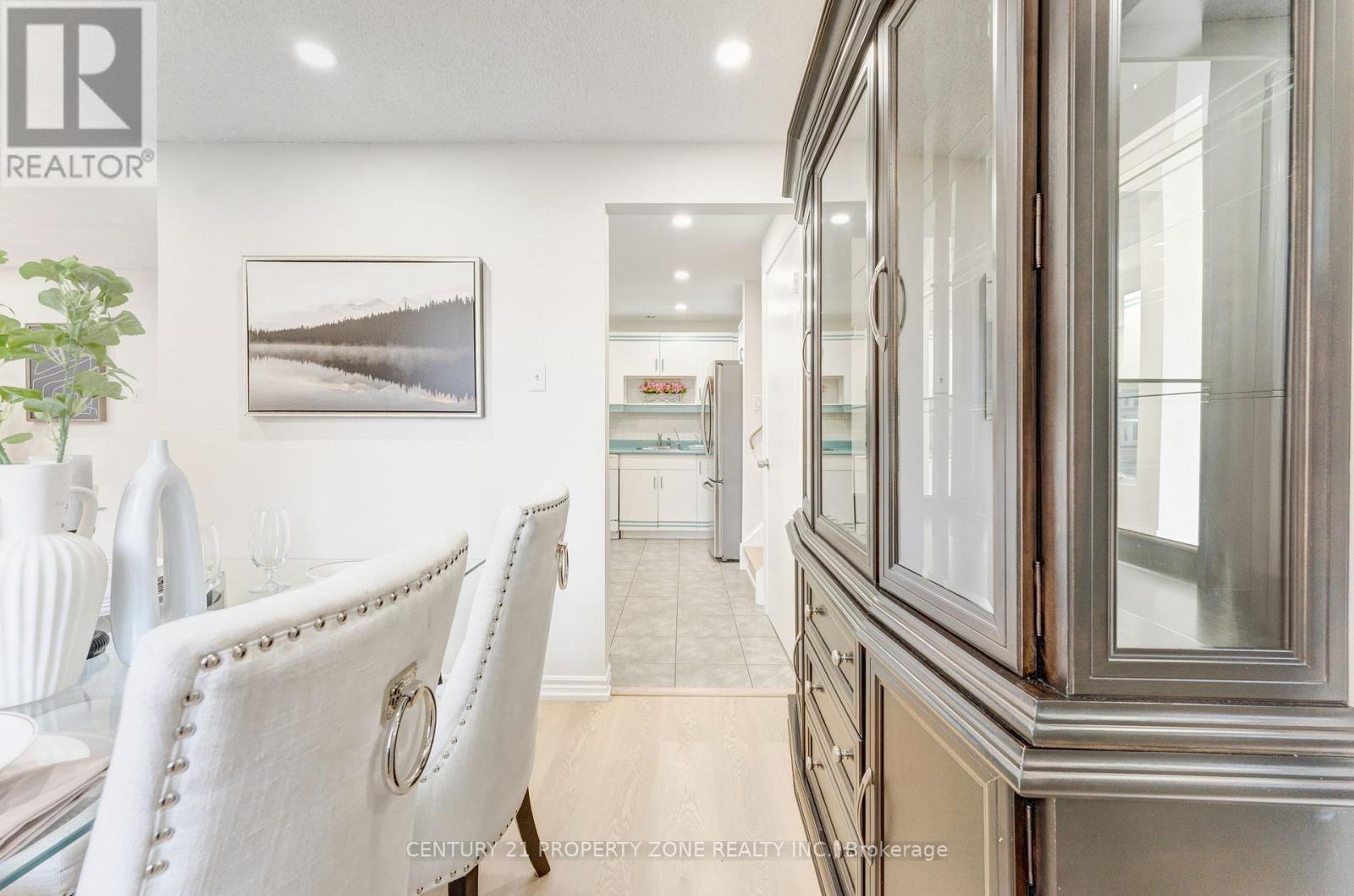 102 HICKORY HEIGHTS CRESCENT - 10