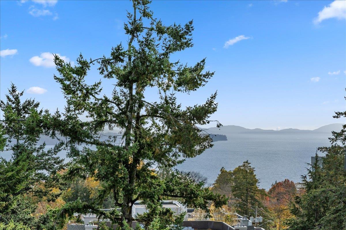 604 1439 GEORGE STREET, White Rock