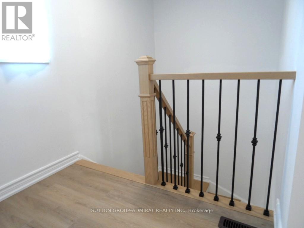 65 DELANEY CRESCENT - 11