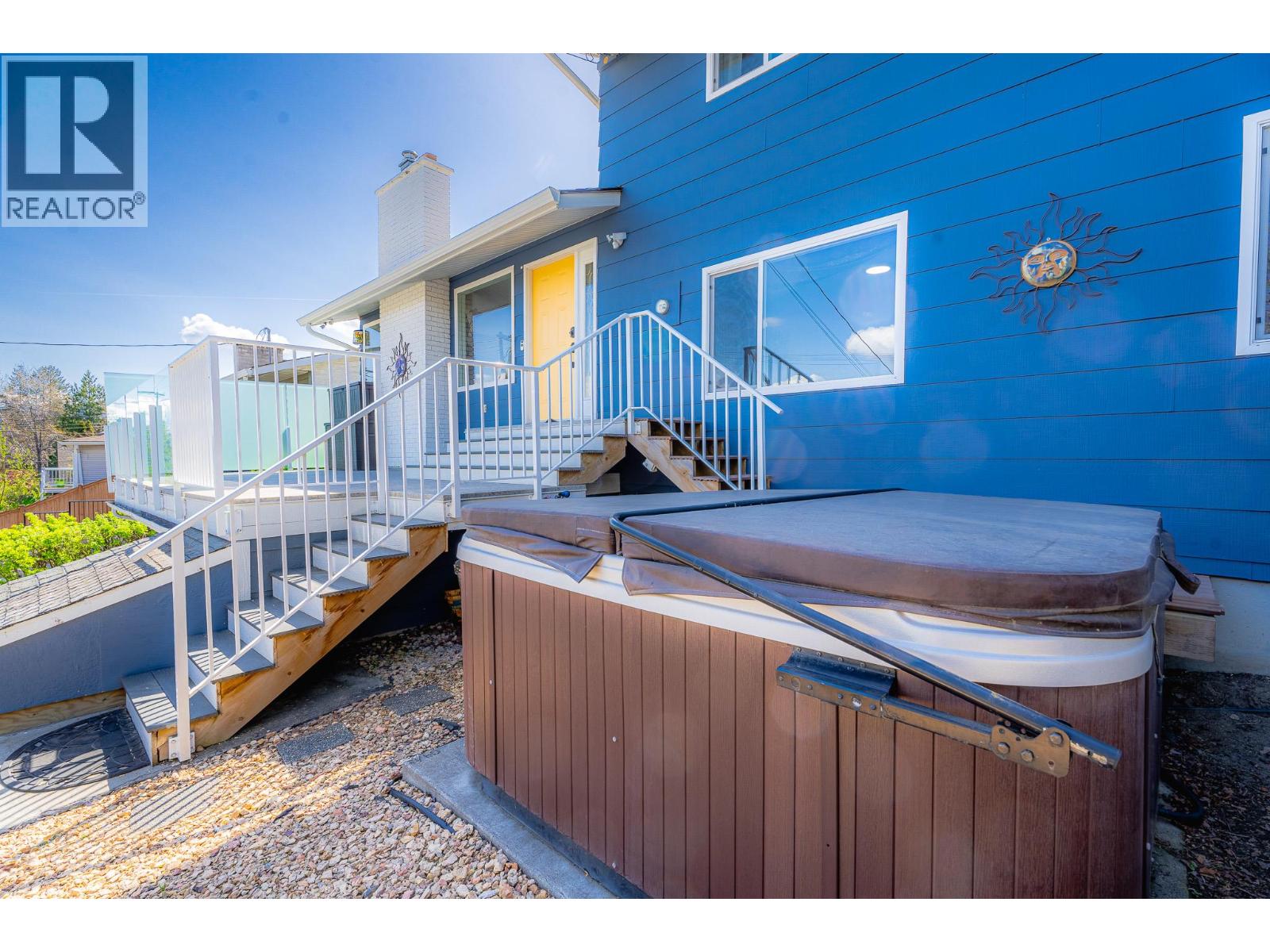 255 St Paul Street W - 32