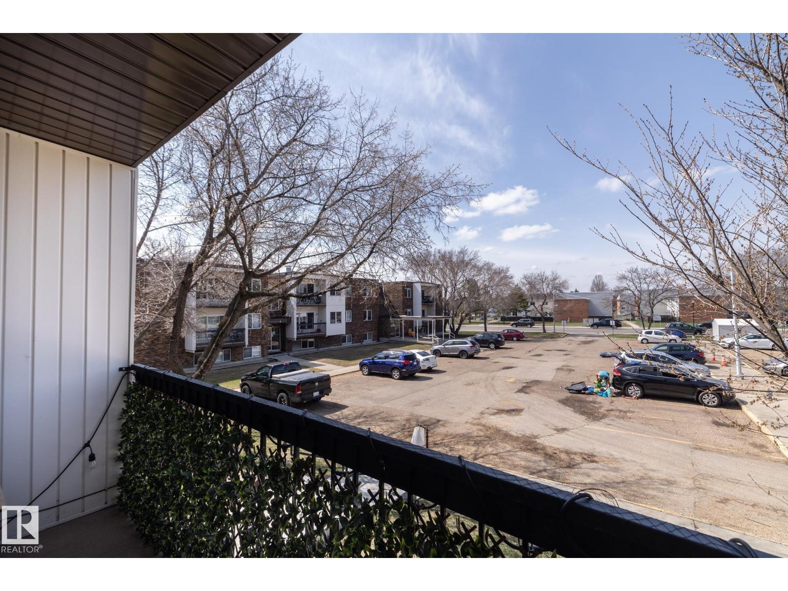 #208 11455 41 AV NW - 22