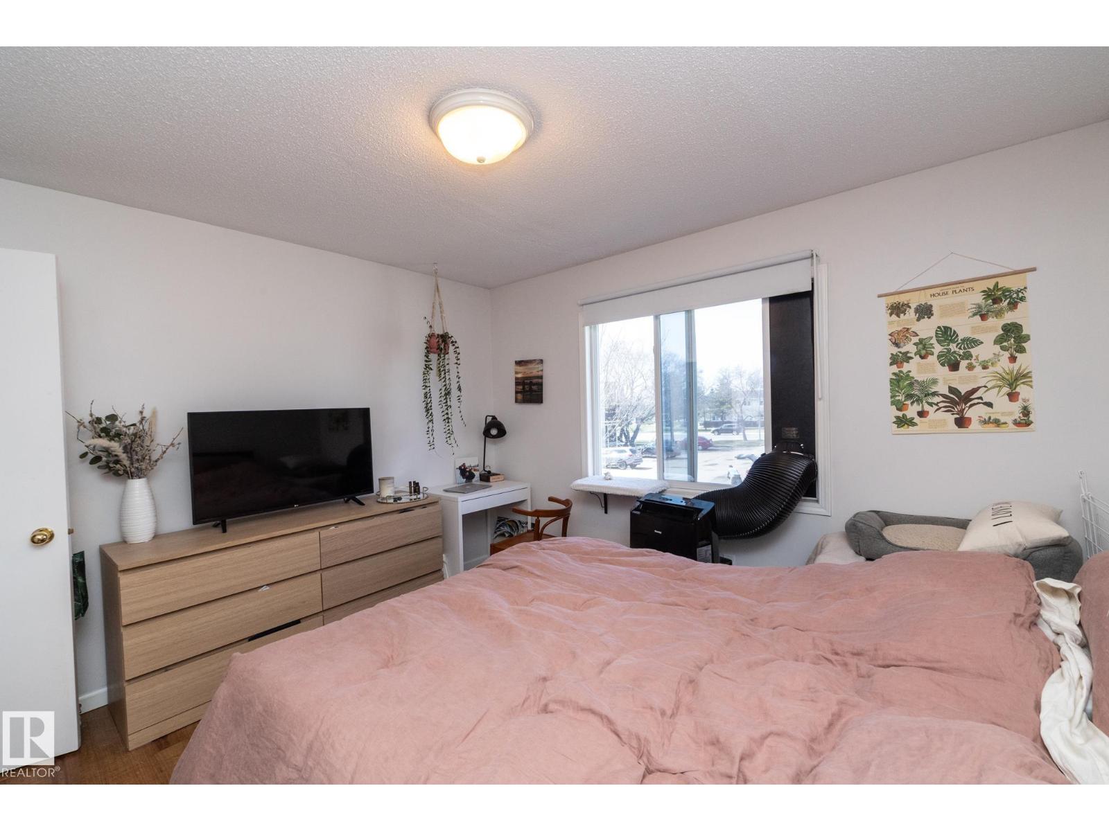 #208 11455 41 AV NW - 16