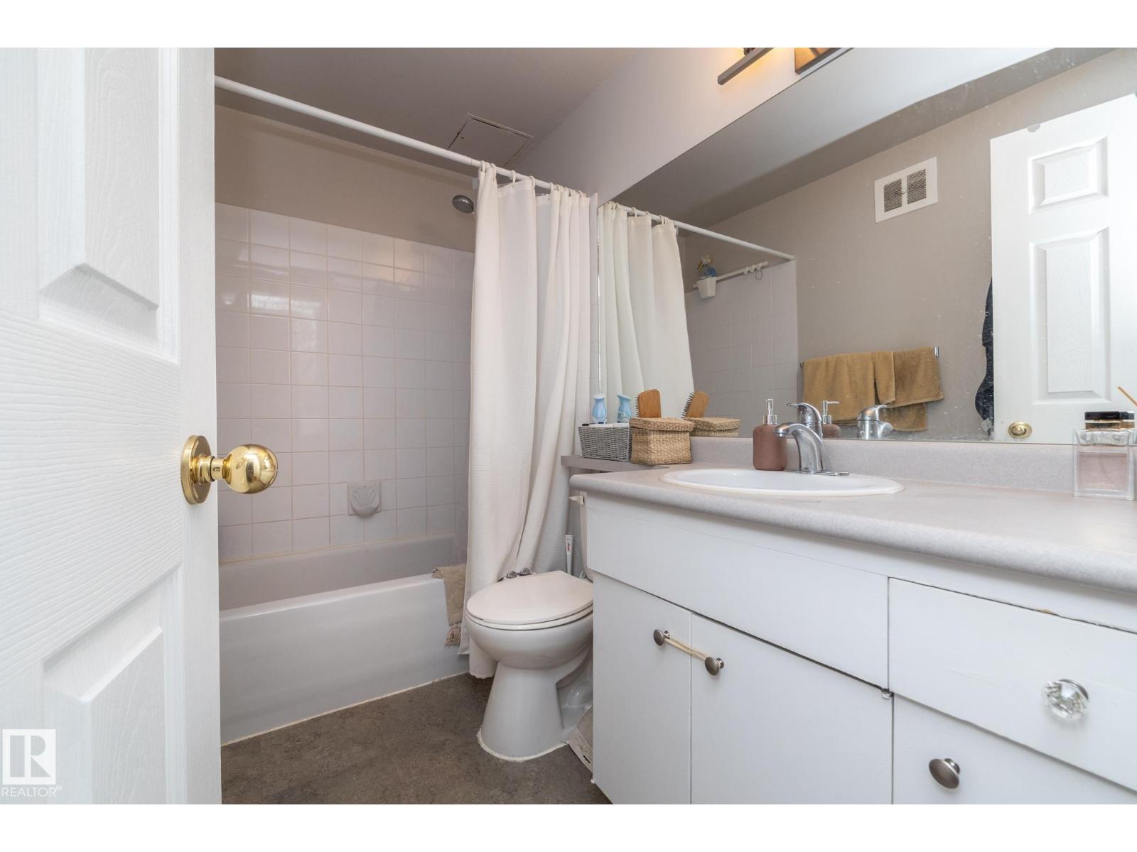 #208 11455 41 AV NW - 23