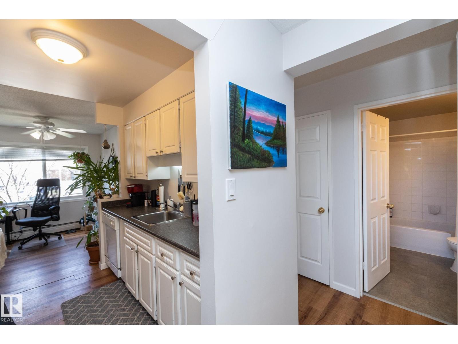 #208 11455 41 AV NW - 14