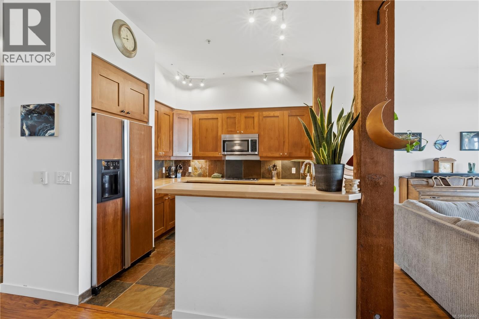 203 515 Marine Dr, Ucluelet