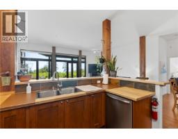 203 515 Marine Dr, Ucluelet, BC V0R3A0 Photo 11
