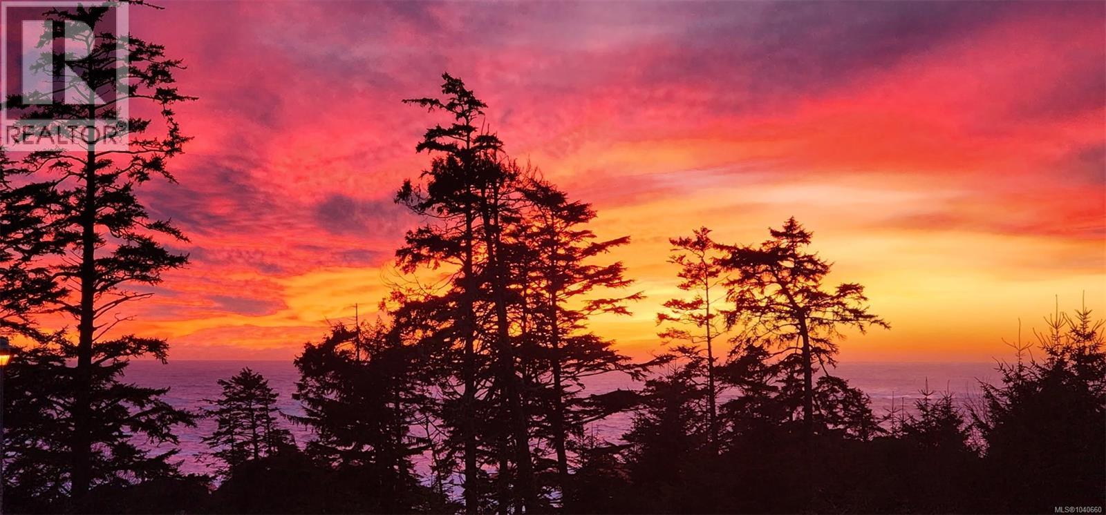 203 515 Marine Dr, Ucluelet